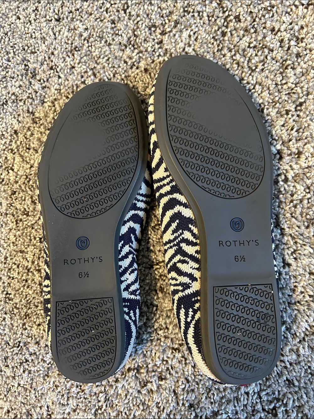 Rothy's Sz 6.5 Navy and Beige Zebra-Print Flats - Picture 9 of 9